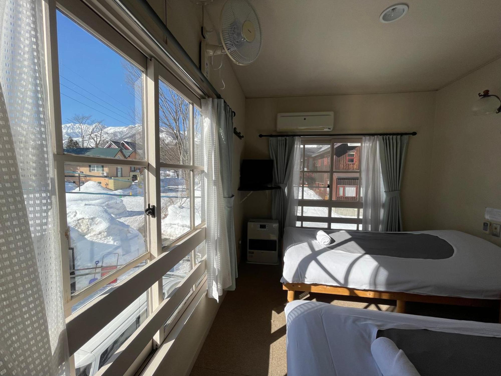 Hakuba Snow Fox Bed & Breakfast Ngoại thất bức ảnh